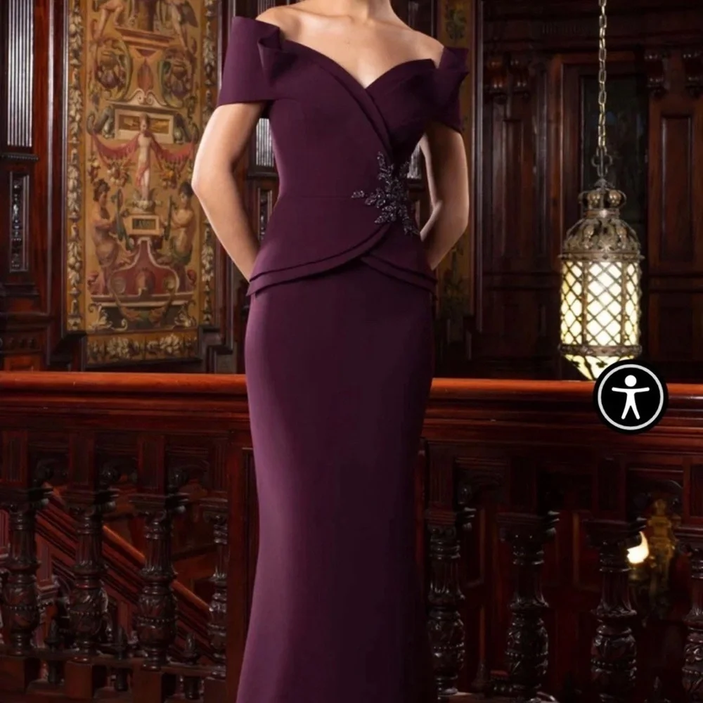 Alexander by Daymor Elegant Wine Evening Dress size 6